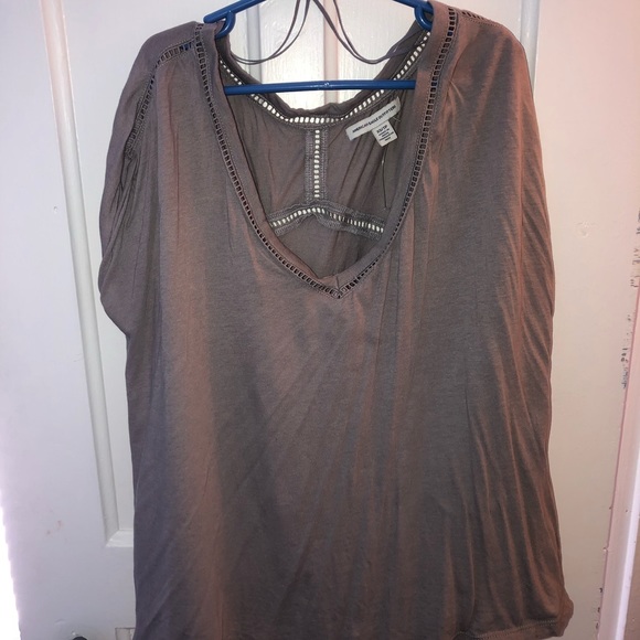 Grey flowy shirt ! - Picture 1 of 2